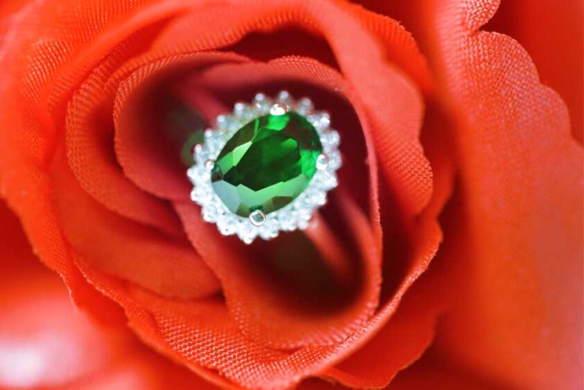 Tsavorite Complete Buying Guide, Meanings, Properties & Facts