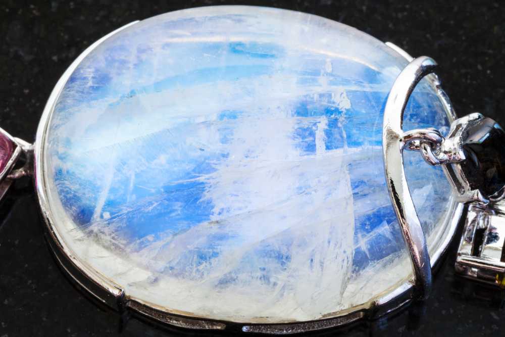 Blue Moonstone Complete Buying Guide, Meanings, Properties & Facts